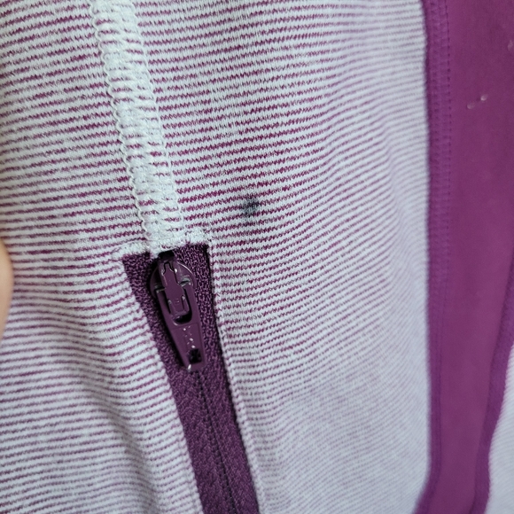 Lululemon Dewberry/Purple Microstripe In Stride  track jacket size 6 - Picture 3 of 5